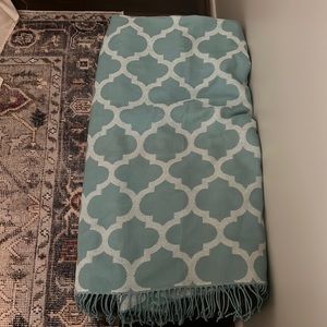 Cute geometrical design throw